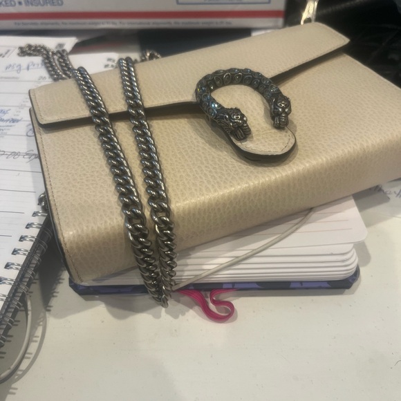 Gucci Cream Crossbody Bag with Silver Chain - Picture 1 of 3